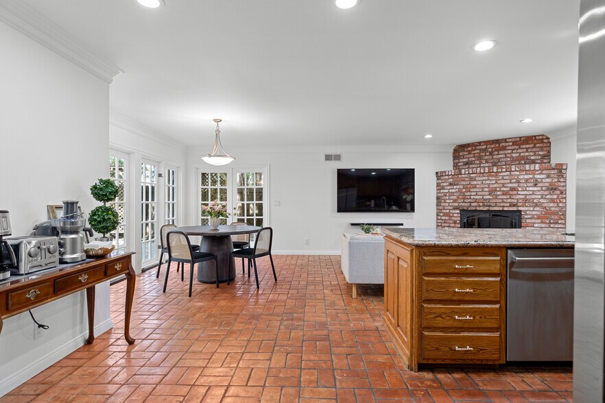 Building Photo - 16842 Harkness Cir