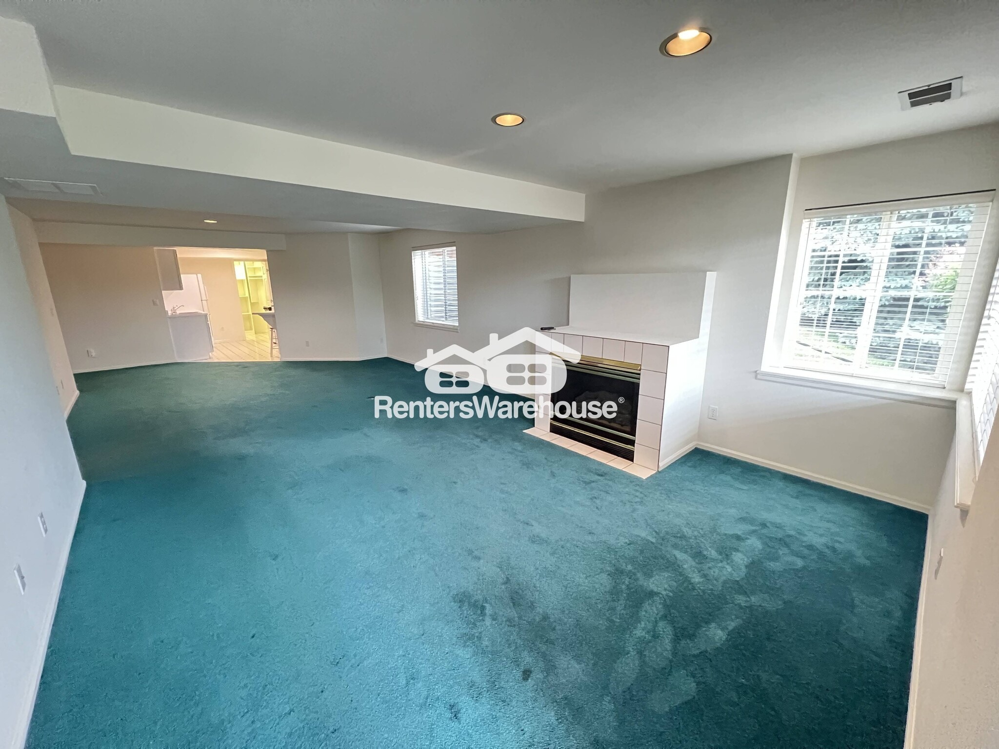 Building Photo - 9147 Woodland Dr