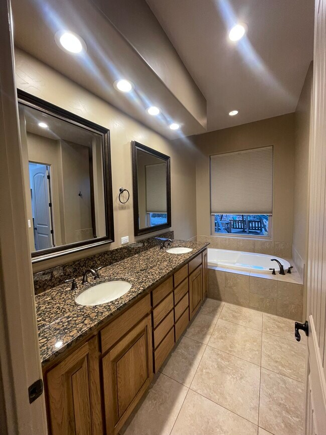 Building Photo - 42 Express Blvd