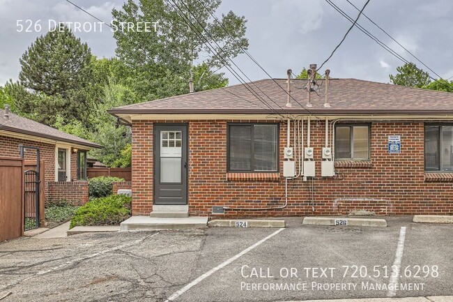 Building Photo - 526 Detroit St