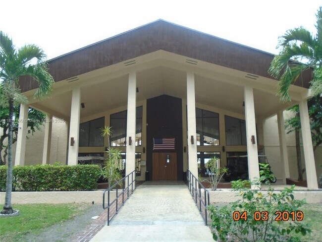 Primary Photo - 14601 N Kendall Dr