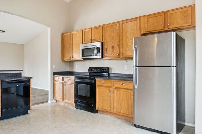 Building Photo - 2159 W Jasper Butte Dr