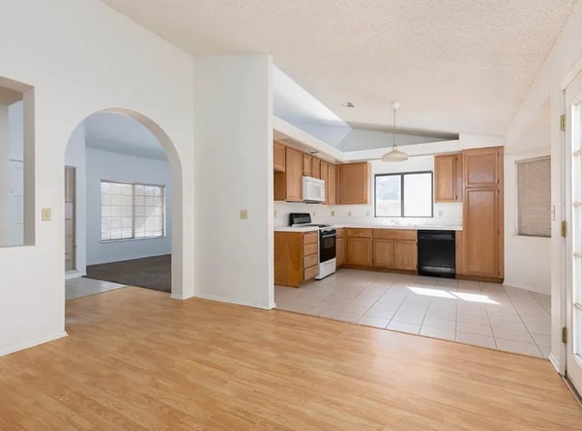 Building Photo - 44609 Grove Ln