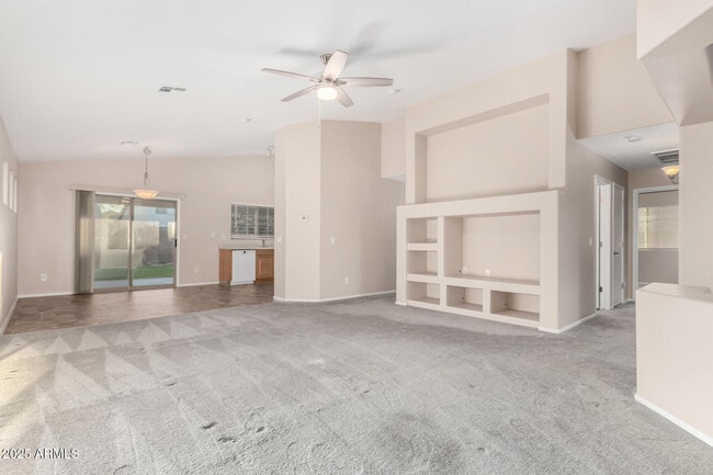 Building Photo - 6038 N Almanza Ln