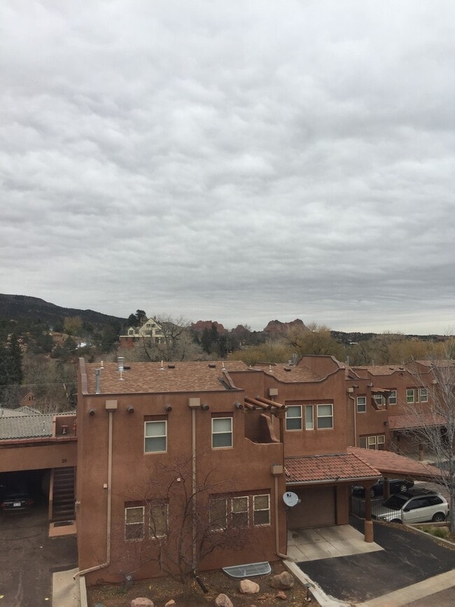 Building Photo - Manitou Springs Townhome