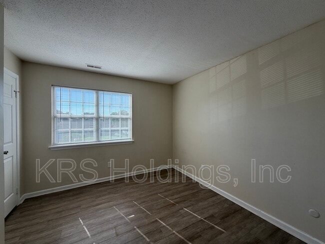 Building Photo - 917 Timber Creek Pl