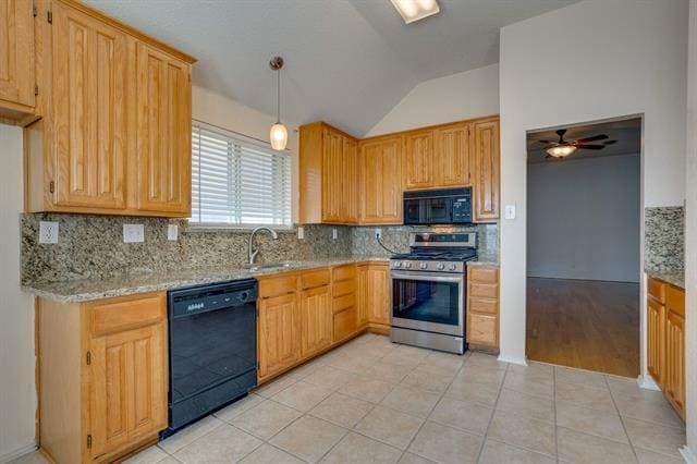 Building Photo - 2701 Chatsworth Dr