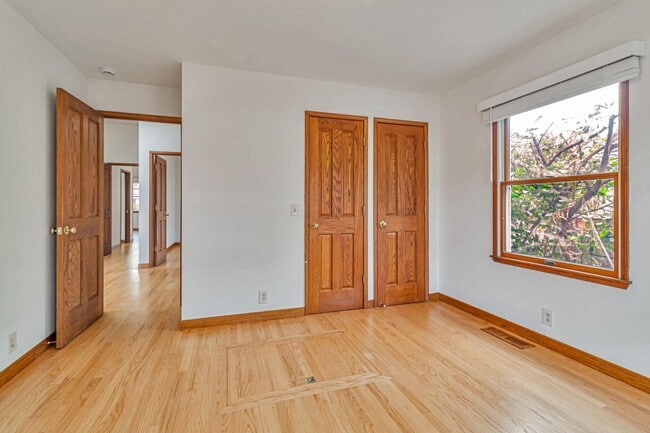 Building Photo - 2280 Hanover St