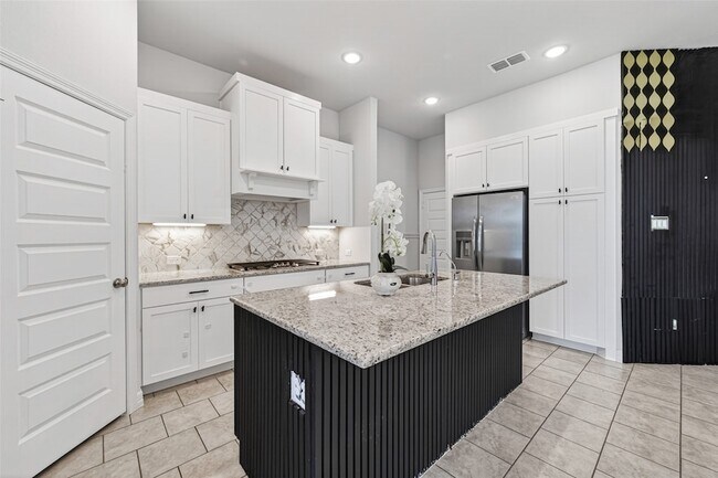 Building Photo - 6602 Albany Forest Ct