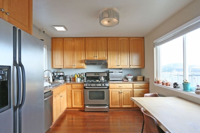 Building Photo - 7221 Geary Blvd