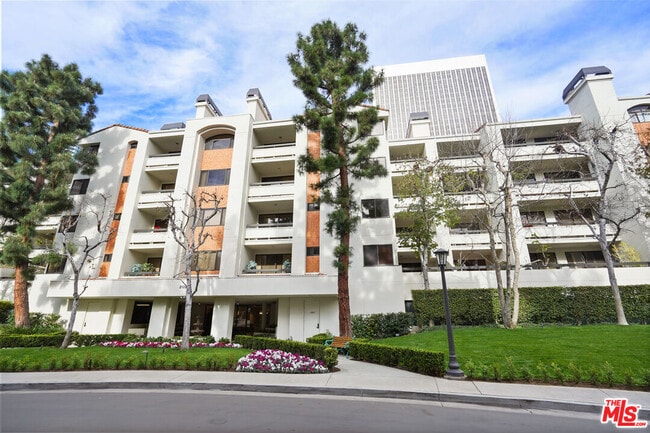 Building Photo - 2102 Century Park Ln