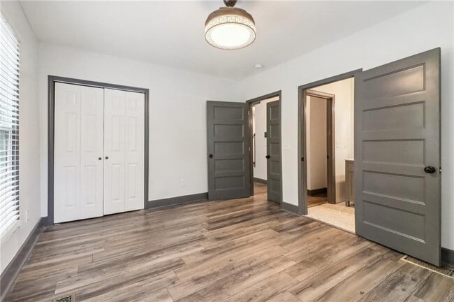 Building Photo - 1393 Westview Dr SW