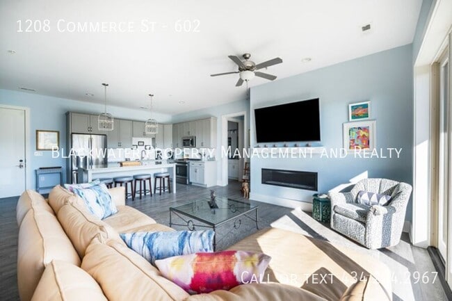 Building Photo - 1208 Commerce St