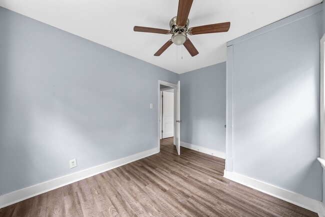 Building Photo - 2 Bedroom Pet Friendly Home For Rent Near ...
