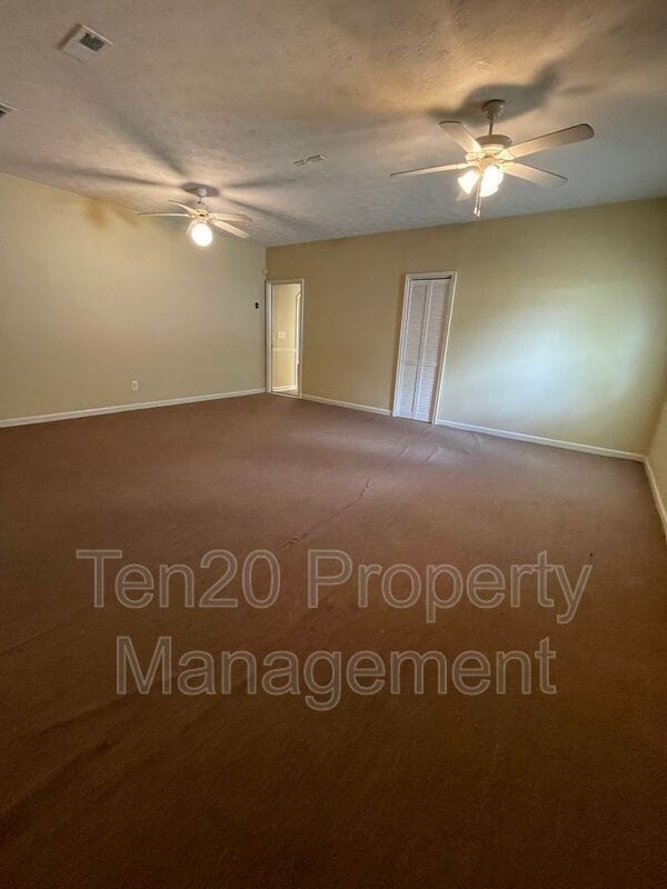 Building Photo - 6136 Crossbow Dr