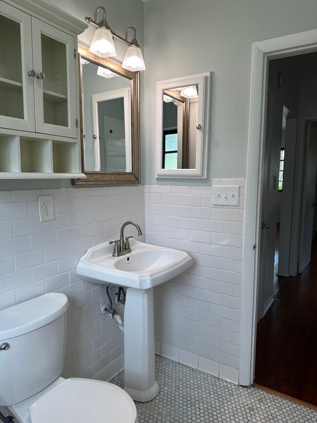 Building Photo - 44 SE 4th St