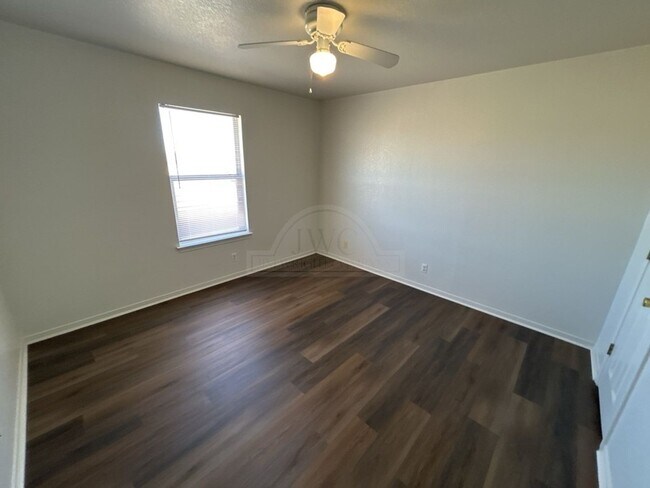 Building Photo - 1009 Industrial Ave