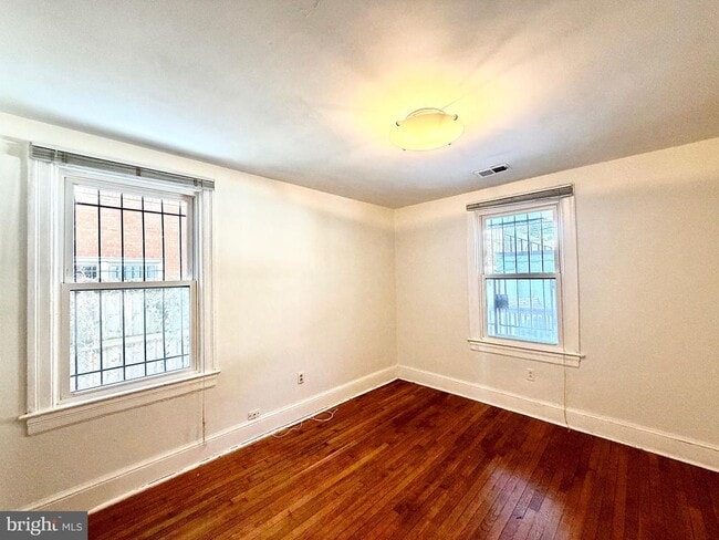 Building Photo - 1412 A St SE