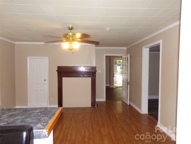 Building Photo - 729 Spruce St