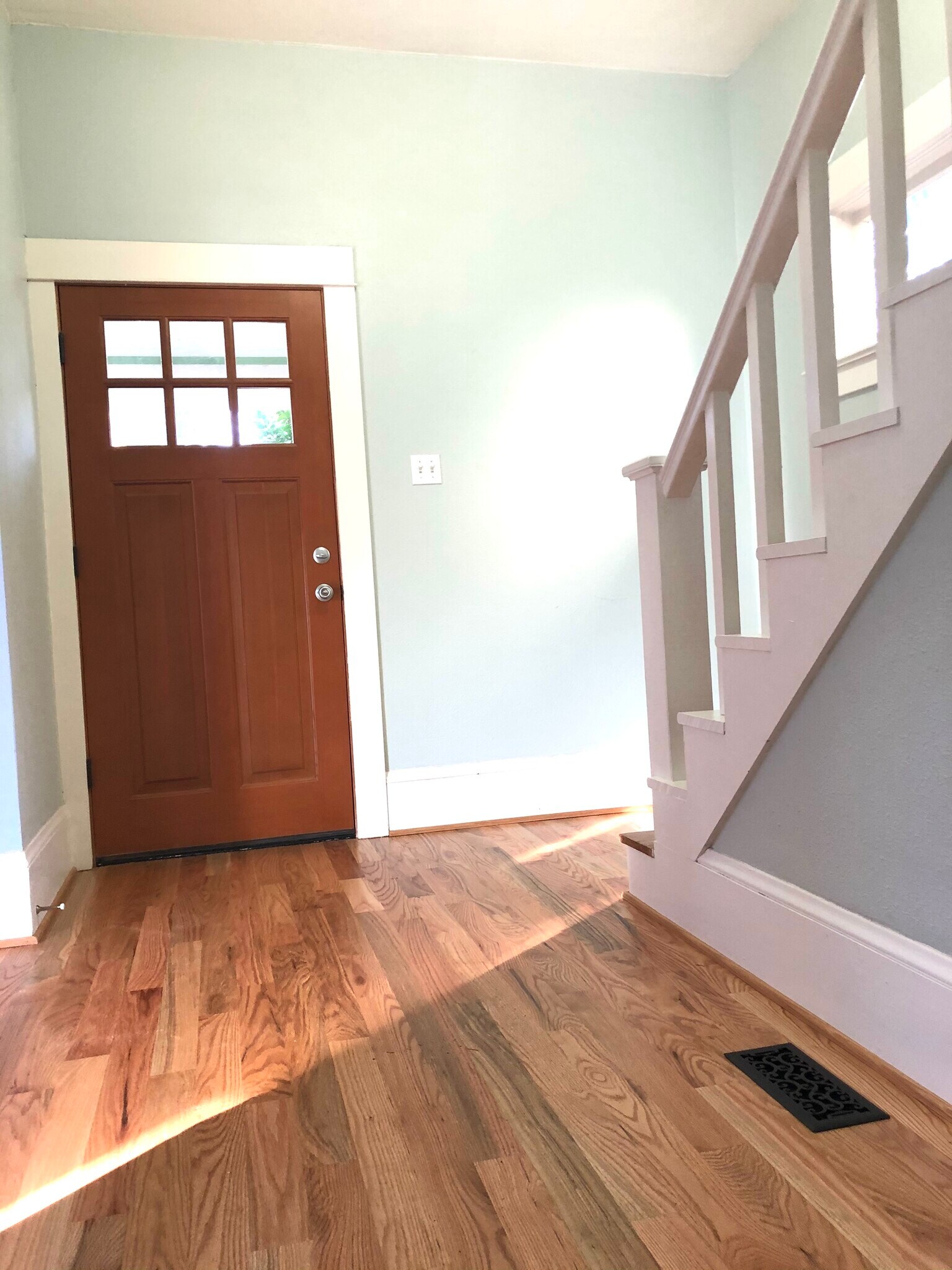 Entryway - 5336 SE 44th Ave