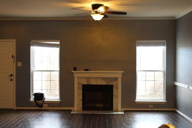 Building Photo - 3248 Holly Hall St