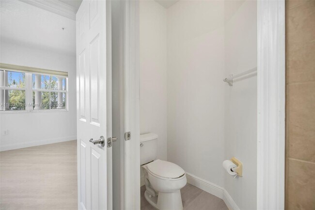 Building Photo - 8650 NW 97th Ave