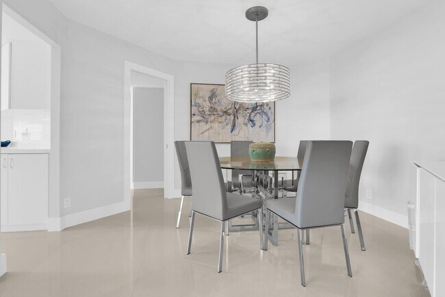Building Photo - 500 S Ocean Blvd