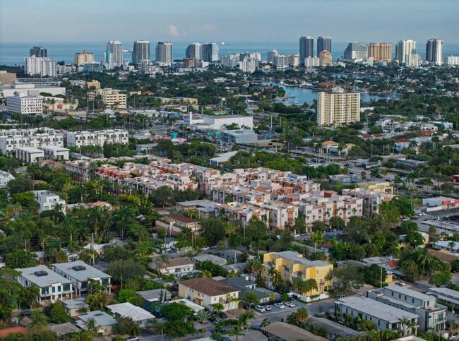 Building Photo - 1705 NE 11th St