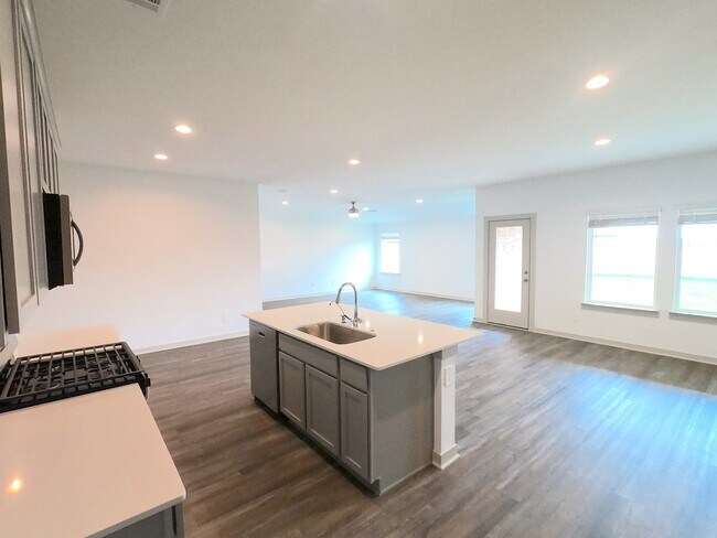 Building Photo - 1119 Hyde Lk Ln