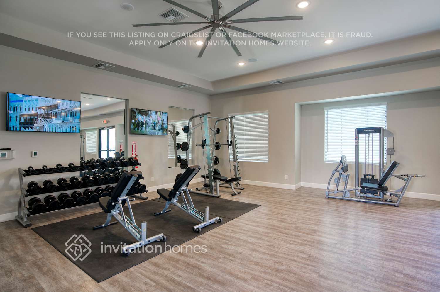 Building Photo - 18931 W Pasadena Ave