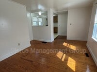 Building Photo - 26 Elm St