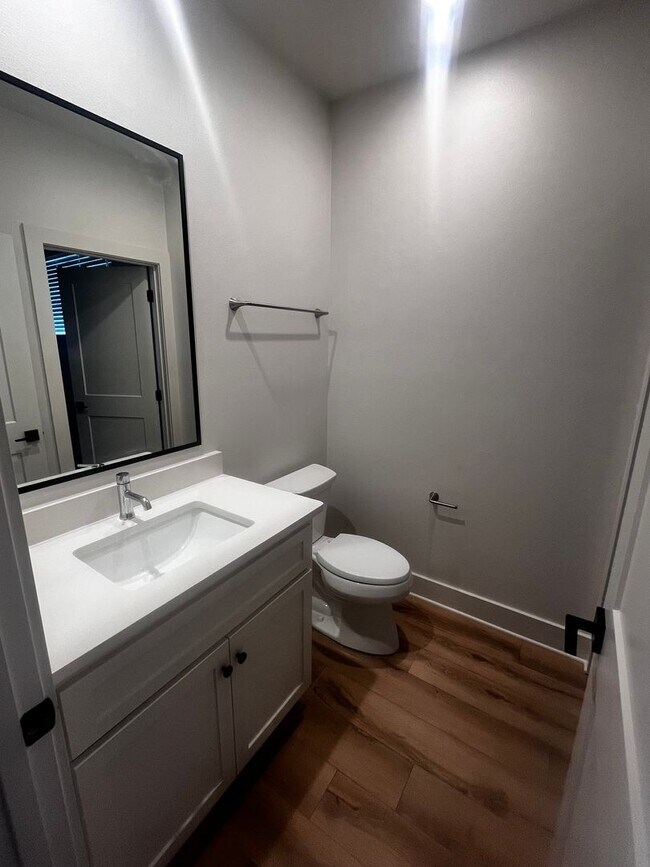 Building Photo - Argenta!