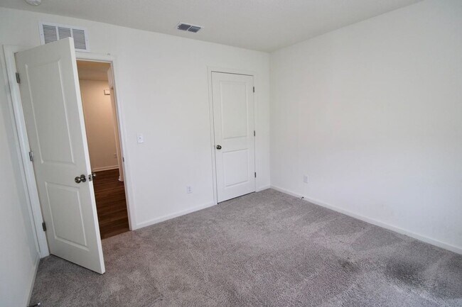 Building Photo - 4BR/2BA in Woodbine, GA