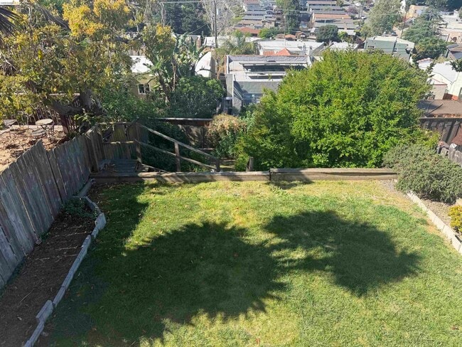 Building Photo - 3281 Madera Ave