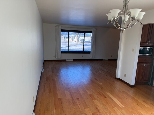 Building Photo - 13831 S Mallard Dr