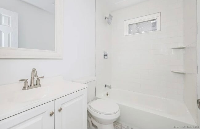 Building Photo - 405 Ruth St