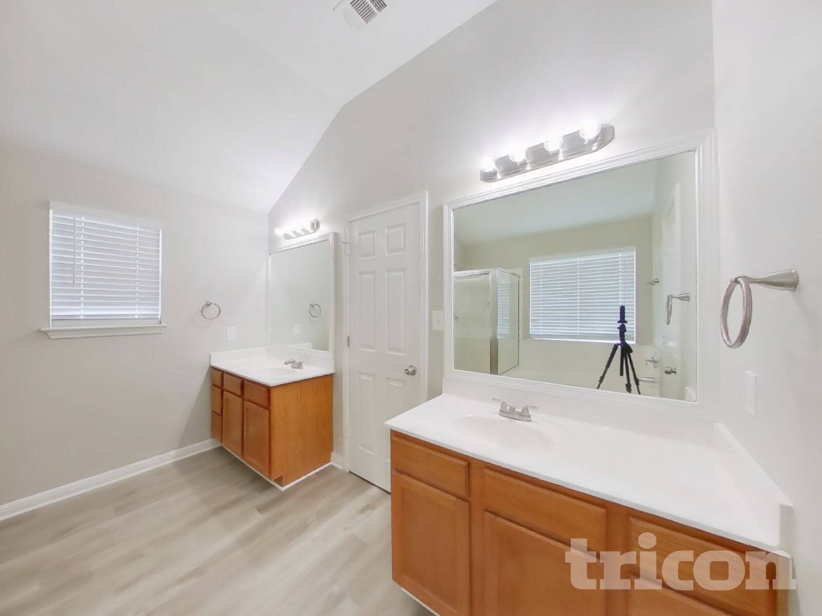 Building Photo - 4842 Dahlia Terrace