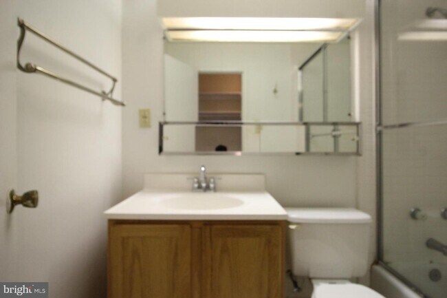 Building Photo - River Place #623-S