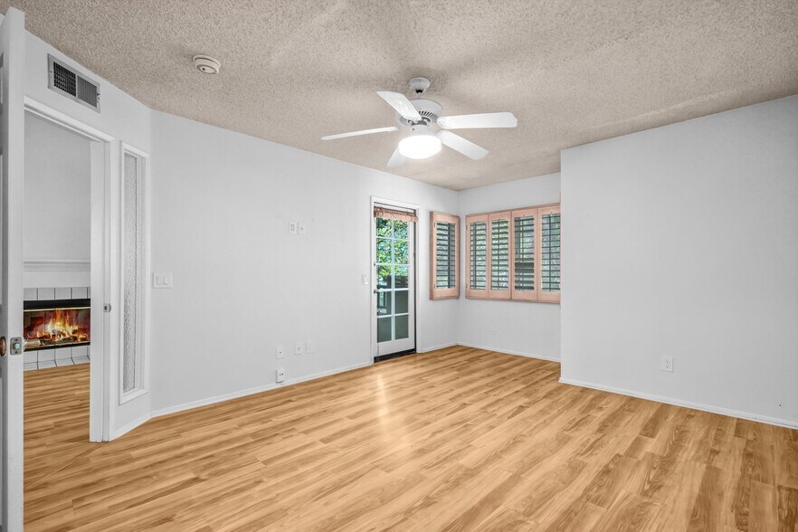 Building Photo - 23930 Arroyo Park Dr