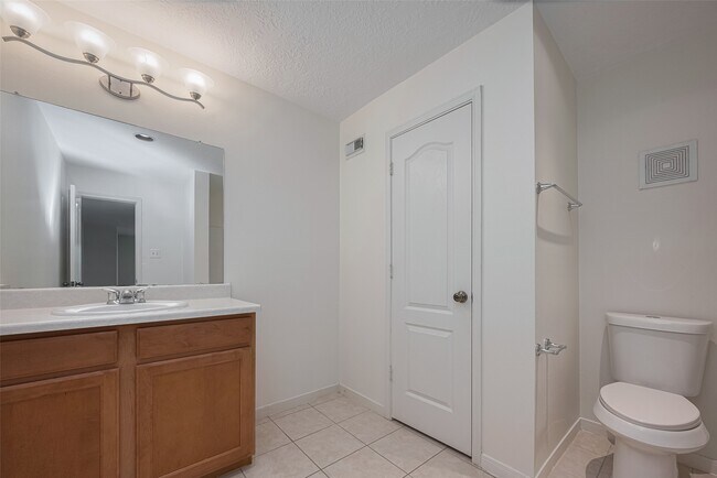 Building Photo - 31214 Windcrest Park Ln