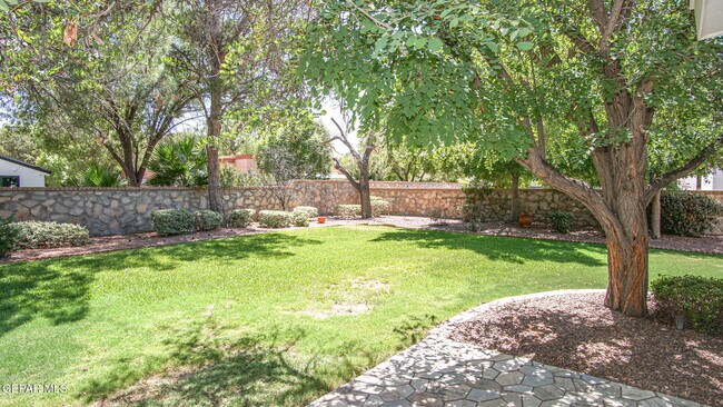 Building Photo - 612 Willow Glen Dr