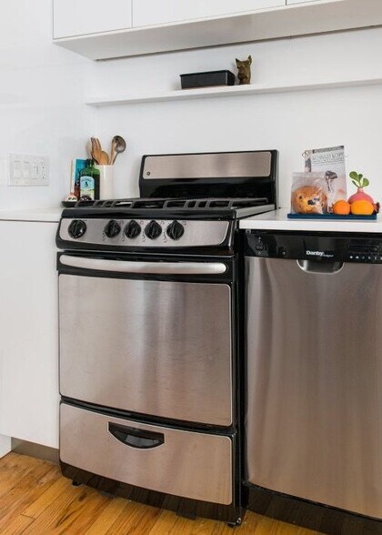 Building Photo - 2846 N Christiana Ave