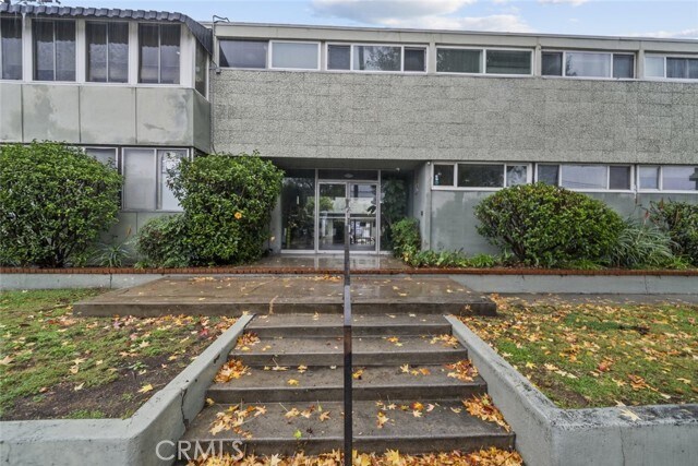 Building Photo - 6160 Whitsett Ave