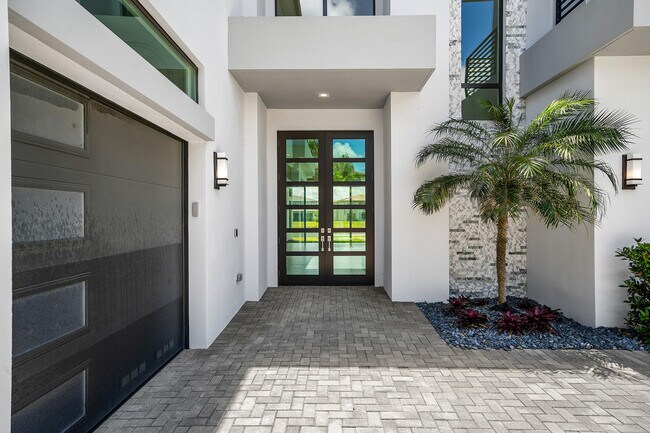 Building Photo - 9516 Riverside Pk Dr