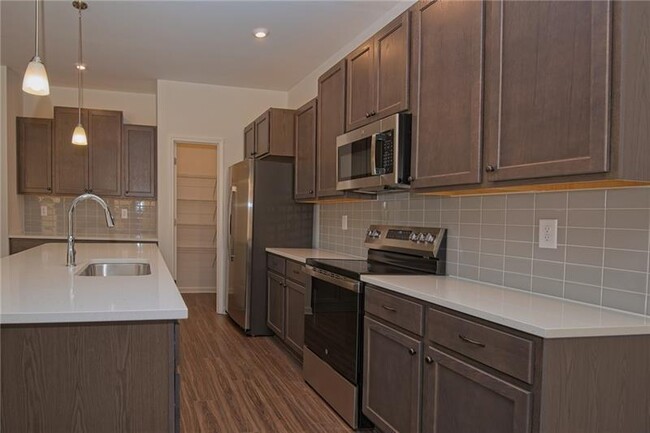 Building Photo - 218 Catalpa Grv