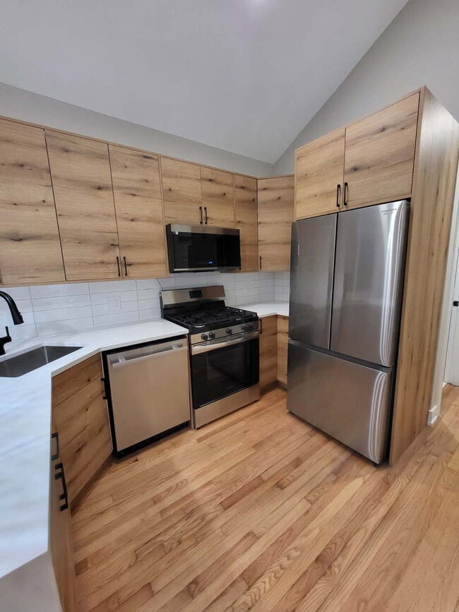 Building Photo - 1506 N Bosworth Ave