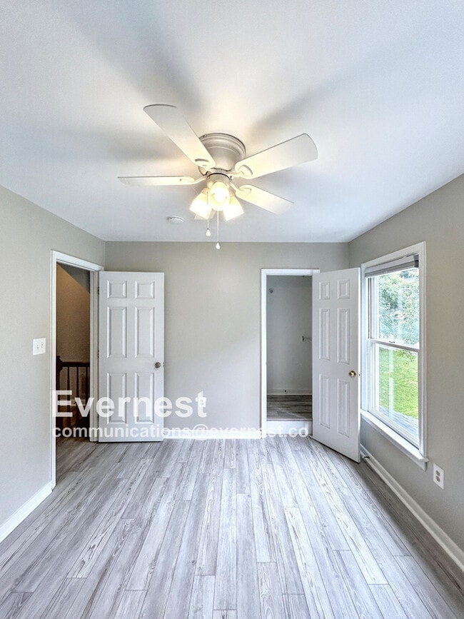 Building Photo - 5505 Chestnut Bluff Rd