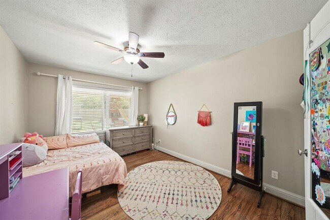 Building Photo - 5427 Stillbrooke Dr