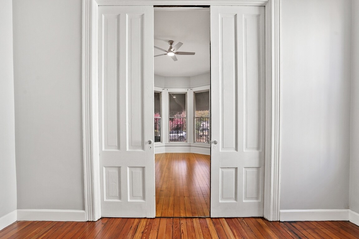 Building Photo - 1112 Barnard St