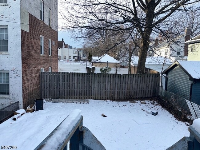 Building Photo - 336 Broad St